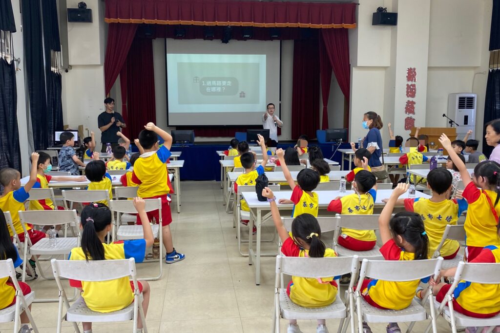 小小警察初體驗 七堵國小學童歡樂參訪三分局 6 MEITU 20251015 111844401