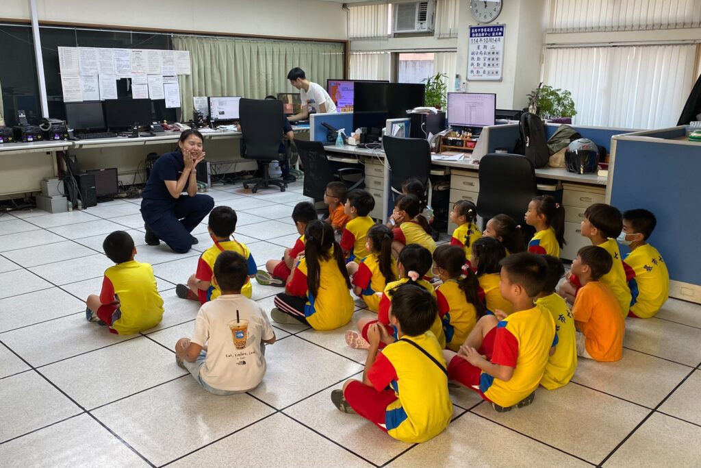 小小警察初體驗 七堵國小學童歡樂參訪三分局 9 MEITU 20251015 112014598