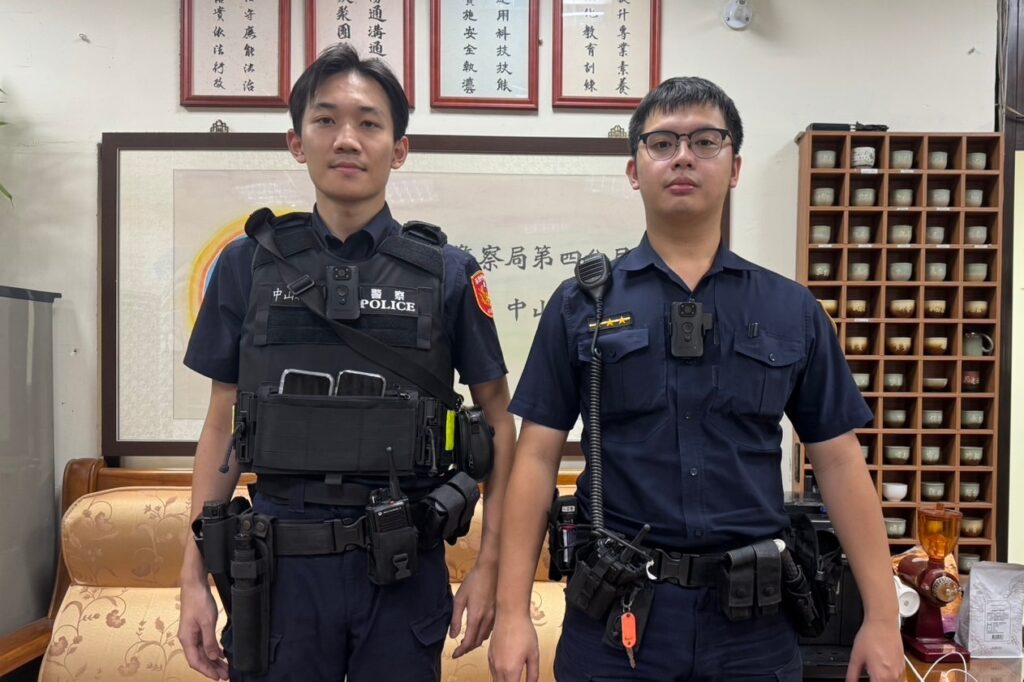 老翁走失無助 警即刻伸援助返家 2 MEITU 20251015 150838781