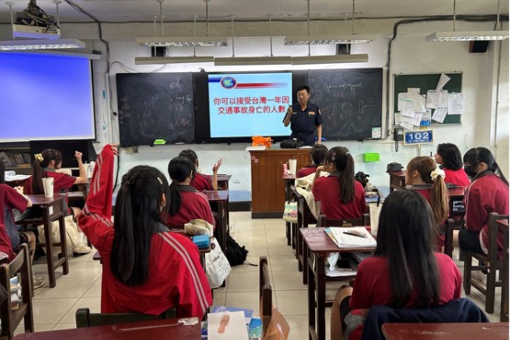 無照駕駛萬不行 別讓白髮送黑髮 4 MEITU 20251015 155609685