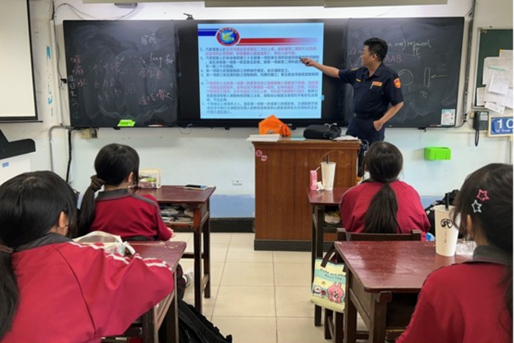 無照駕駛萬不行 別讓白髮送黑髮 5 MEITU 20251015 155630012