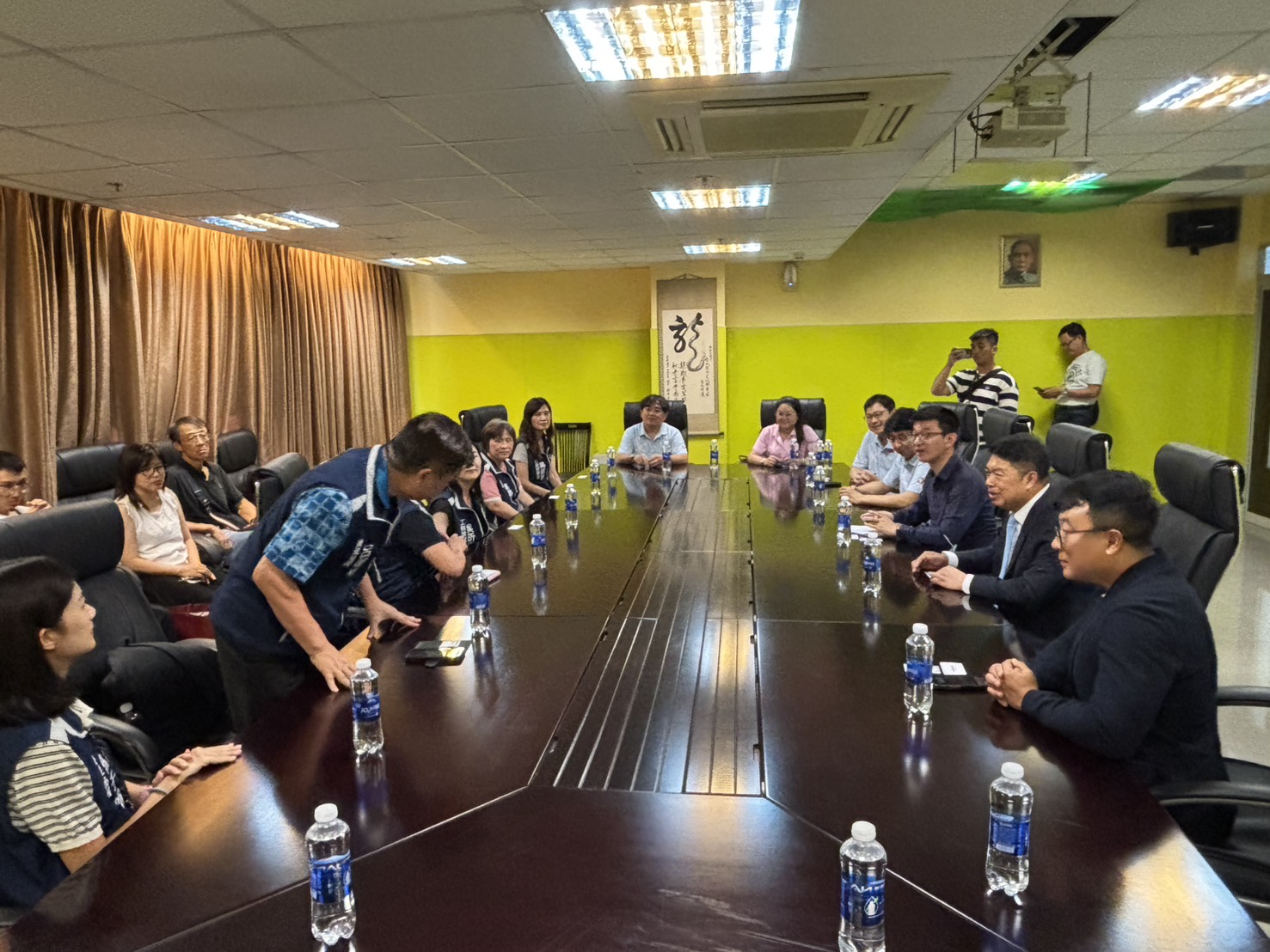 新竹湖口鄉訪越考察城鄉規劃 臺越客家社群深化三方交流 | 索引新聞 INDEX News 越南臺灣客家聯誼會:歡迎台灣湖口鄉嫏長及客家鄉親訪越 交流照