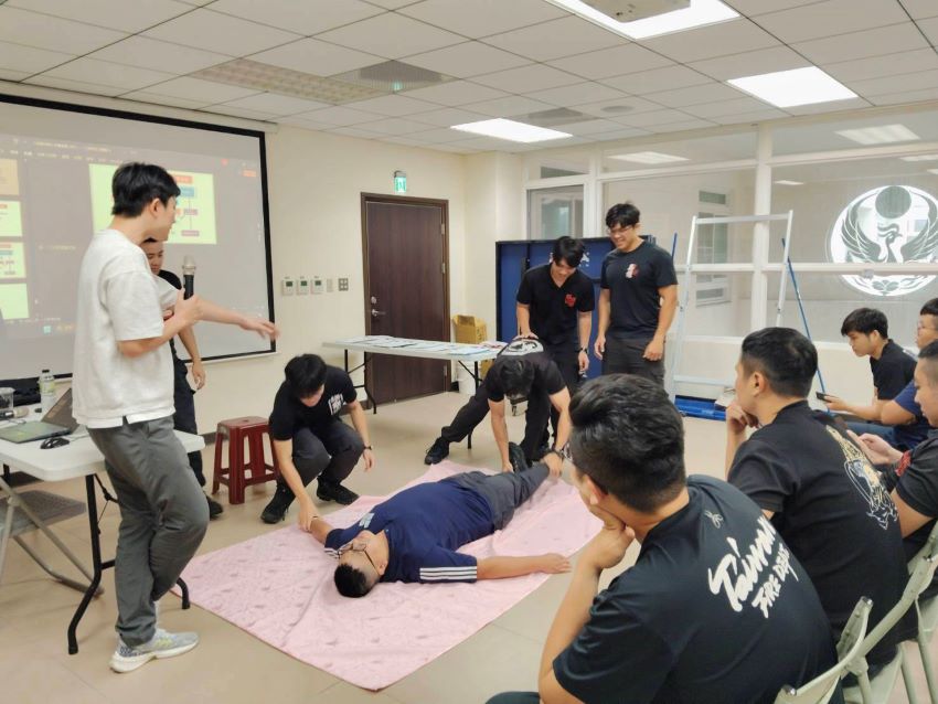 爭取治療時效績優 新北消榮獲「到院前腦中風照護」團隊獎 6 《圖說》救護訓練照片。〈消防局提供〉