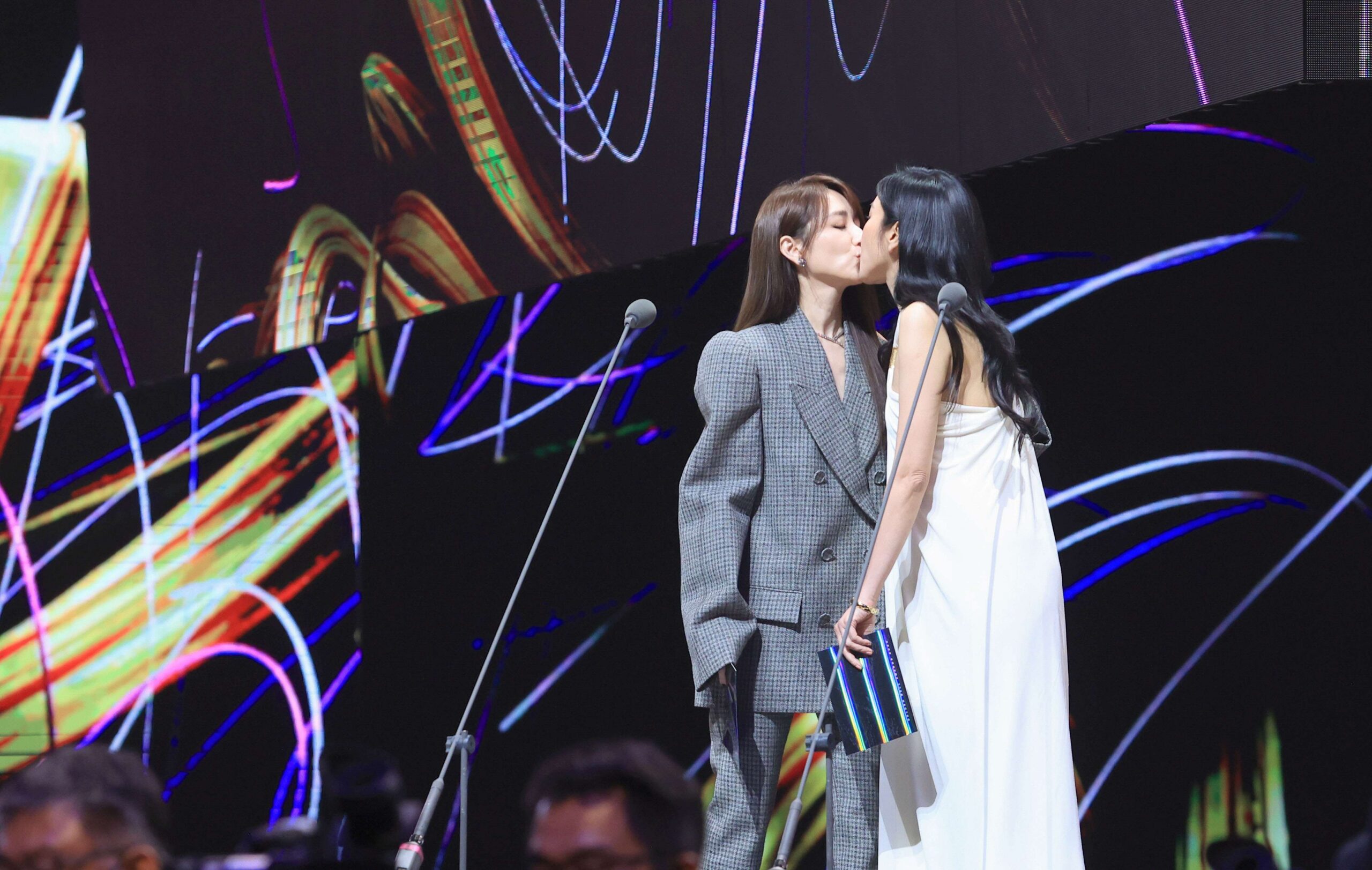 金鐘60打造史上最強典禮 收視 網路雙破紀錄共吸引超過1,400萬觀看 | 索引新聞 INDEX News 金鐘60打造史上最強典禮 收視 網路雙破紀錄共吸引超過1,400萬觀看 | 索引新聞 INDEX News