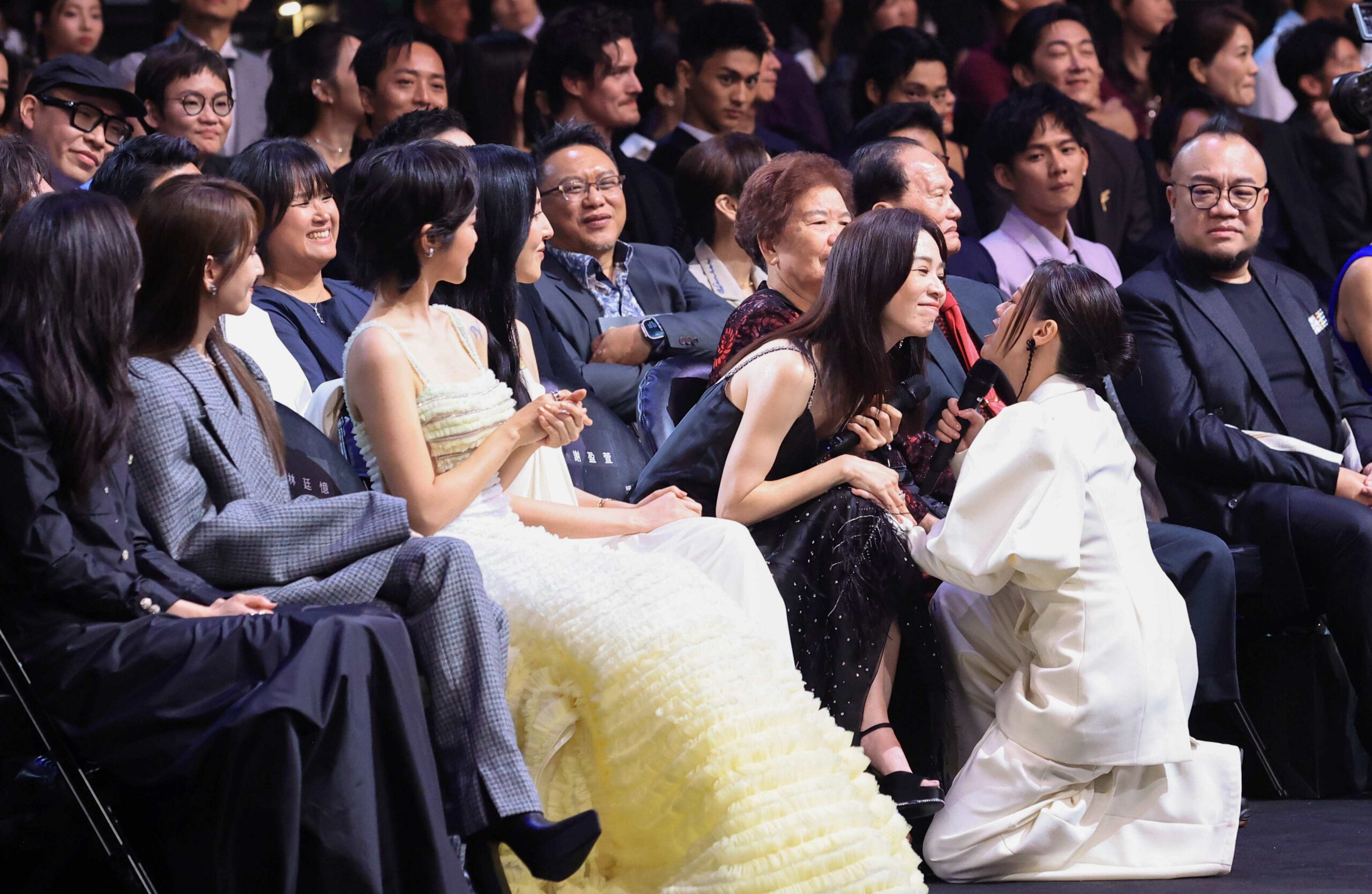 金鐘60打造史上最強典禮 收視 網路雙破紀錄共吸引超過1,400萬觀看 | 索引新聞 INDEX News 金鐘60打造史上最強典禮 收視 網路雙破紀錄共吸引超過1,400萬觀看 | 索引新聞 INDEX News