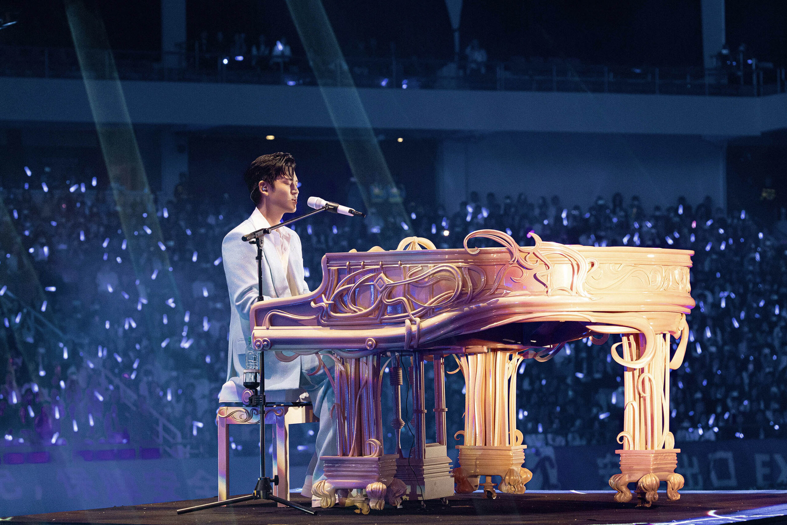 周興哲上海站化身公益行動派 籲現場捐款點亮「愛的星空」 | 索引新聞 INDEX News 周興哲上海站化身公益行動派 籲現場捐款點亮「愛的星空」 | 索引新聞 INDEX News