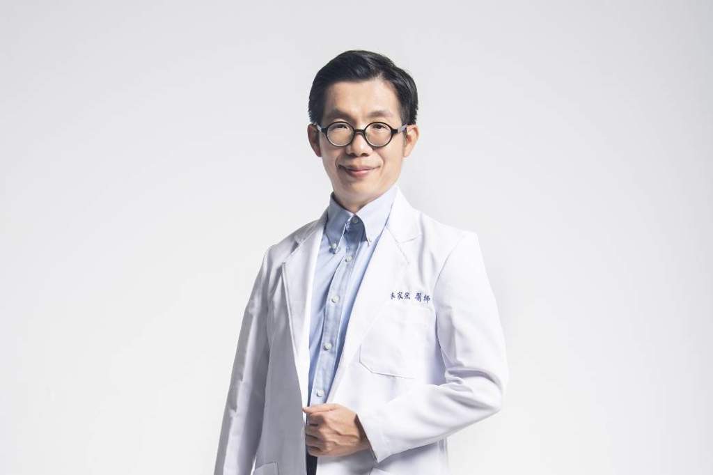 自己的腳痛自己救》腳痛換新鞋卻越穿越痛?足踝名醫朱家宏揭露多數人不知道的致命錯誤 | 索引新聞 INDEX News 自己的腳痛自己救》腳痛換新鞋卻越穿越痛?足踝名醫朱家宏揭露多數人不知道的致命錯誤 | 索引新聞 INDEX News