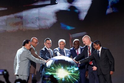 Centre: The Honourable Dato’ Seri Dr. Ahmad Zahid bin Hamidi, Deputy Prime Minister of Malaysia and Minister of Rural and Regional Development, launched the Global Skills Forum (GSF) 2025.