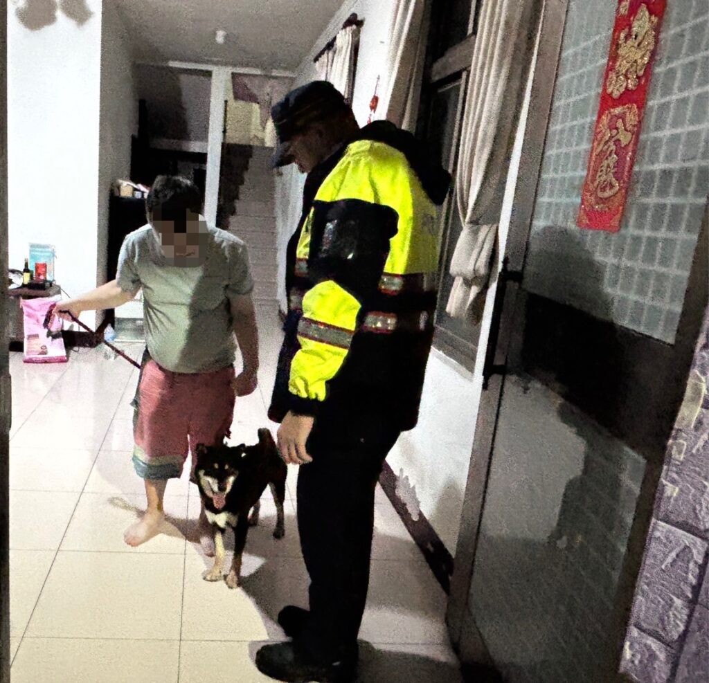 萌犬黑柴走失街頭 基二警熱心助平安返家 萌犬黑柴走失街頭 基二警熱心助平安返家