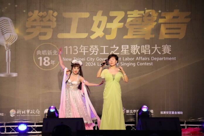 女性參賽深情演唱伴舞更能襯托丰采-1024x683-1