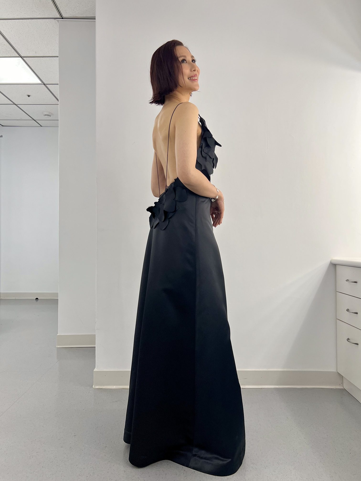 林凡金鐘60挑戰出道25年最難舞台 以絕美戰袍秀美背狠甩三公斤