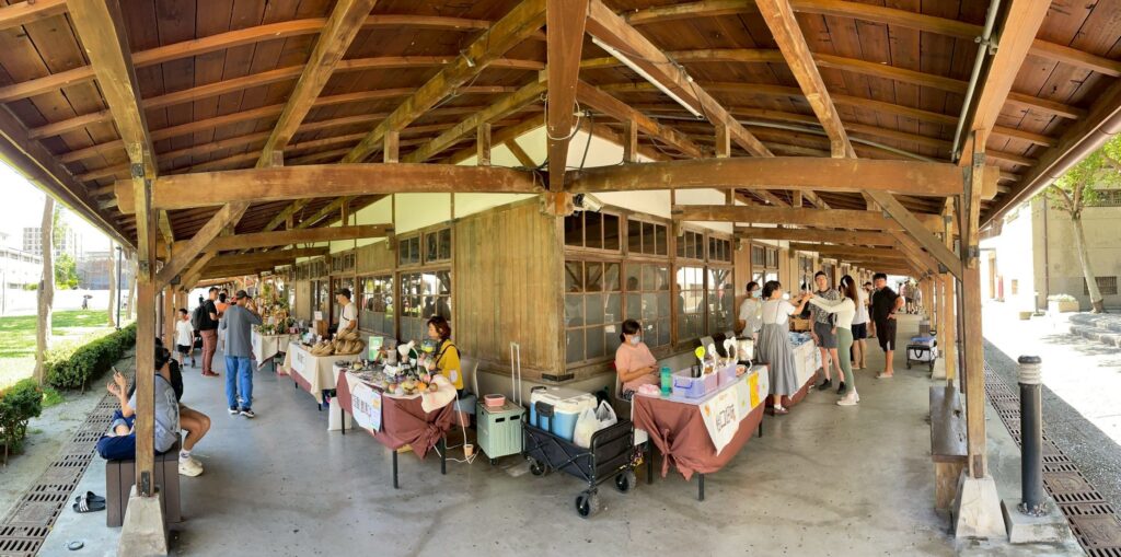 「花創文化月」系列活動11月登場 皮影戲、國樂、特技、市集 感受在地文化生命力 7 %E5%9C%965 %E7%99%82%E7%99%92%E7%9A%84%E6%96%87%E5%89%B5%E5%B8%82%E9%9B%86 %E8%8A%B1%E8%93%AE%E6%96%87%E5%89%B5%E5%9C%92%E5%8D%80%E6%8F%90%E4%BE%9B 0