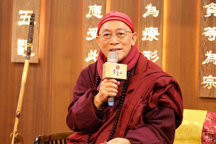 《圖說》「與師有約」，與開山住持心道法師拜年、敬茶、領受祝福，是非常溫暖的一站。〈靈鷲山佛教教團提供〉