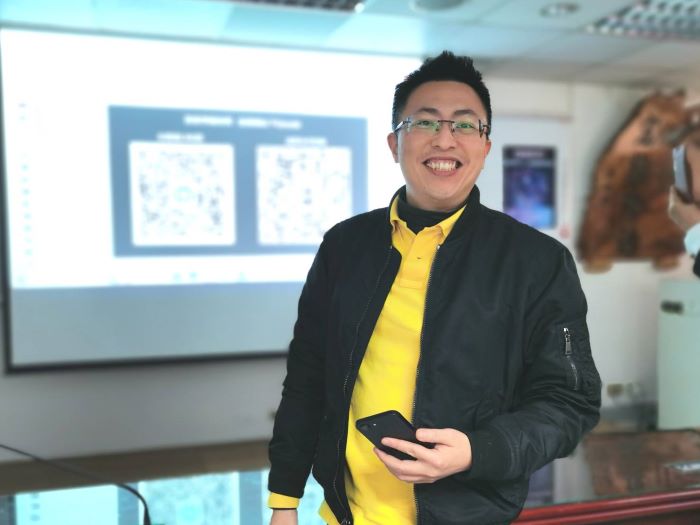 《圖說》新北市議員王威元於《影像世代》影視青年 AI × 新媒體應用論壇中到場致意,關心影視產業與青年創作者在 AI 與新媒體趨勢下的發展。〈記者葉柏成攝〉