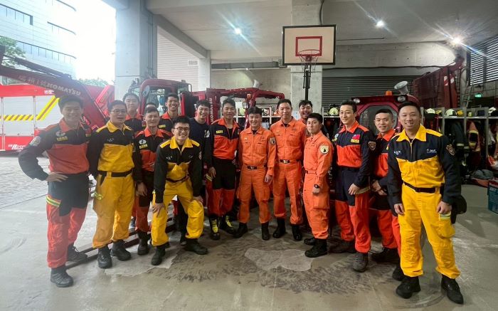 《圖說》東京消防廳教官參訪新北市政府消防局特搜大隊南雅分隊〈消防局提供〉