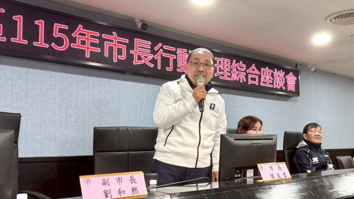 《圖說》侯友宜市長表示，不論是國際級的淡江大橋，還是鄰里的木棧道修繕，市府都將秉持行動治理初衷，打造一個讓市民安居樂業的韌性城市。〈民政局提供〉