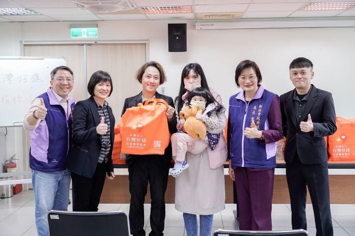 《圖說》台灣好樣社會關懷協會今日捐贈500組年菜給新北14處社福中心服務家戶。〈社會局提供〉