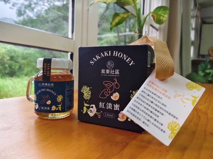 《圖說》平溪紫東社區紅淡比蜜。〈農業局提供〉