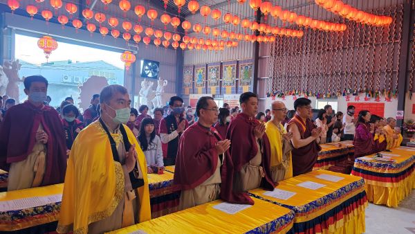 《圖說》世界佛教正心會2026年新春祈福法會,信眾誠心誦經祈福。〈佛教正心會提供〉