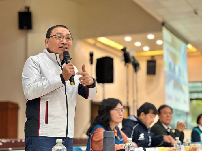 《圖說》市長侯友宜率市府團隊於今日至中和區參加行動治理座談會，與基層直接面對面溝通，右二 民政局長林耀長、左二中和區長楊薏霖。〈民政局提供〉