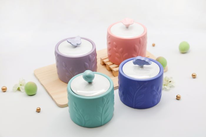 《圖說》四款小梅甕《春意》,非常討喜。〈陶博館提供〉