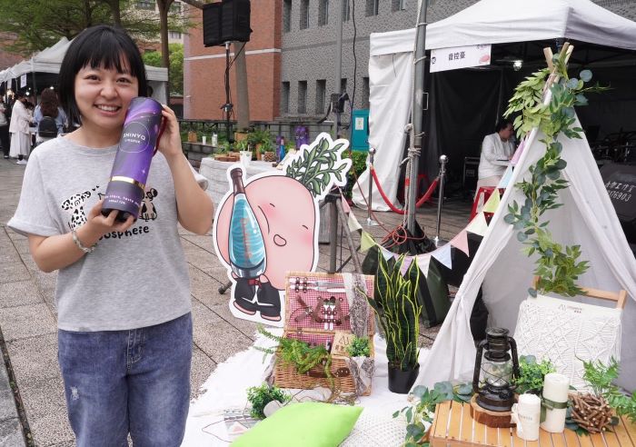 《圖說》國立臺北大學串聯三峽碧螺春與樹林酒廠跨界聯名推出特調新品「星旋酒」,展現農產加值與創新行銷的無限可能。〈農業局提供〉