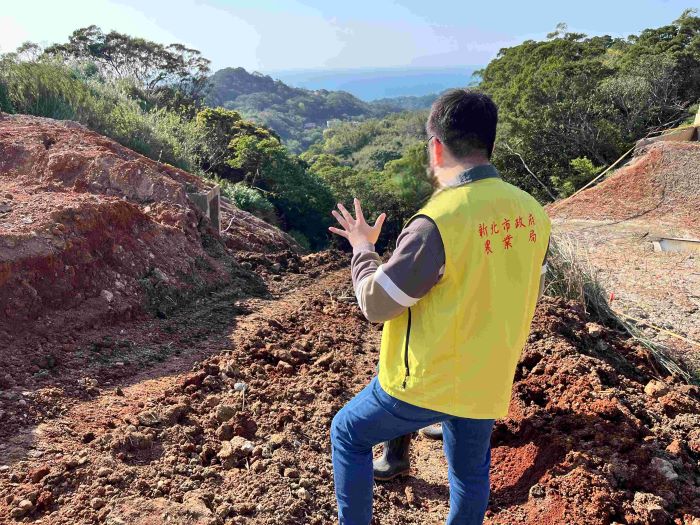 《圖說》農業局不定期進行違規巡查，讓山坡地違規無所遁形。〈農業局提供〉