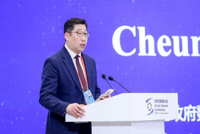 署理數字政策專員張宜偉強調,這場峰會將加強香港與全球創科網絡的聯動,透過發揮「超級聯繫人」角色,促進內地企業與國際市場接軌,為創科生態圈注入發展動能。 署理數字政策專員張宜偉強調,這場峰會將加強香港與全球創科網絡的聯動,透過發揮「超級聯繫人」角色,促進內地企業與國際市場接軌,為創科生態圈注入發展動能。