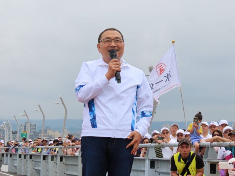 《圖說》侯友宜表示，淡江大橋除交通外，也讓我們環境變得更優質、更好，最重要的是要帶給我們對自然、對地景的尊重。並感謝中央與地方不分你我一起合作。〈民政局提供〉