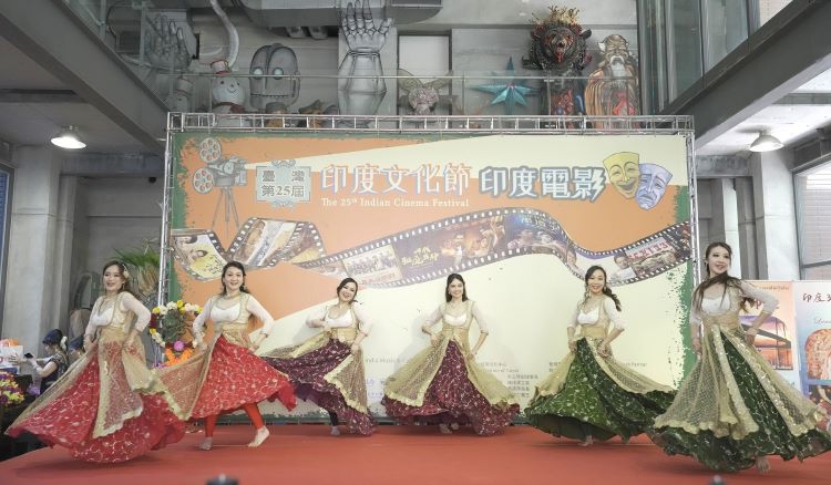 《圖說》臺灣印度舞團展現熱情舞姿。〈文化局提供〉