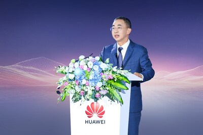 華為董事、華為數字能源總裁 侯金龍
