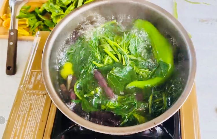《圖說》一碗「很慢」的野菜湯。〈原民局提供〉