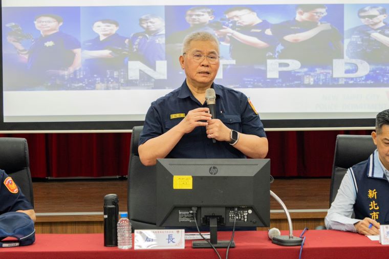 《圖說》新北市警察局長方仰寧主持中和分局取締毒駕擴大路檢勤前教育。〈警察局提供〉