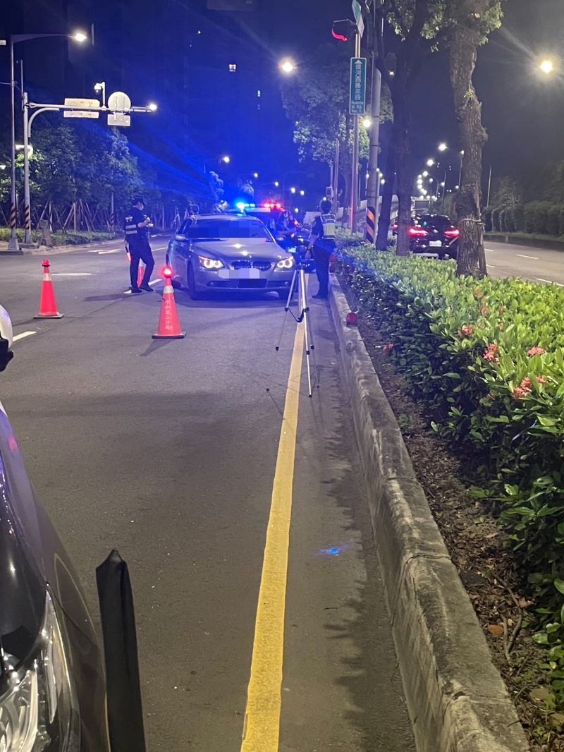 《圖說》中和警強勢執法作為提升取締量能，遏止非法改裝與危險駕車行為，積極回應民眾對居住安寧及交通安全之期待。〈中和分局提供〉