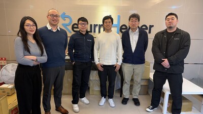 Return Helper 管理團隊與日本投資方三菱倉庫代表合影。｜圖片來源：Return Helper